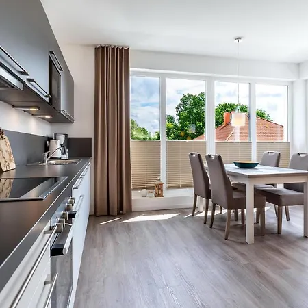 Ostseeallee Ostseeallee 4-37 شقة 4*