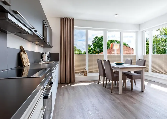 Ostseeallee Ostseeallee 4-37 شقة 4*